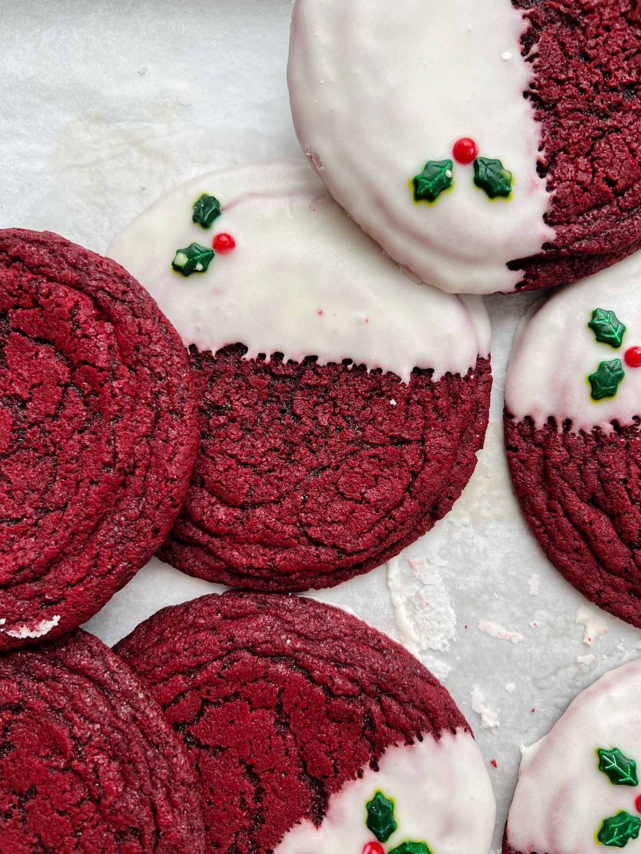https://www.thevanillabeanblog.com/wp-content/uploads/2023/12/red-velvet-pan-banging-cookies-2.jpg